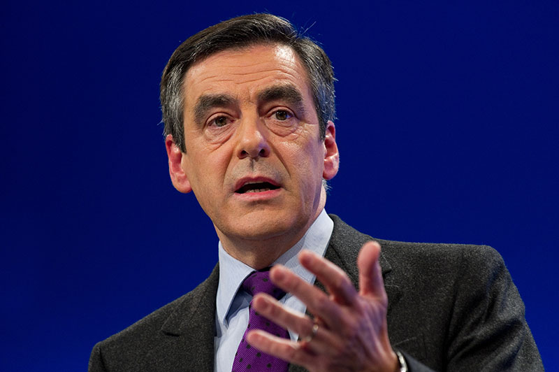 Fransa'da muhafazakarların cumhurbaşkanı aday seçimini Fillon kazandı, Sarkozy elendi